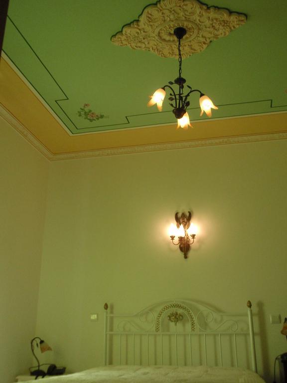 "O Viajante" Low Cost Hotel 에스트레모즈 객실 사진